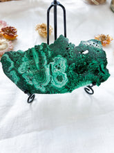 Load image into Gallery viewer, Malachite slab with stand
